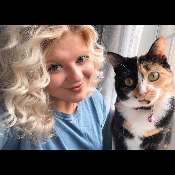 Meet your Posher, Kelsey - Picture 4 of 4